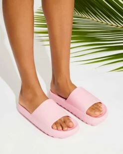 SteveMadden CLOUDD DUSTY PINK -Steve Madden | Official Store SM COOL PLANET SPRING 2022 SHOT 26 0147