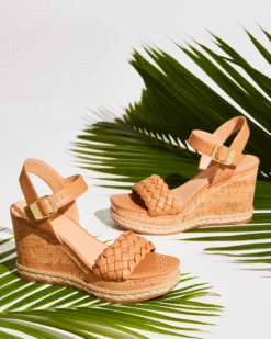 SteveMadden JITNEY CAMEL PARIS -Steve Madden | Official Store SM COOL PLANET SPRING 2022 SHOT 54 0582