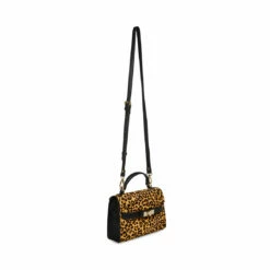 Steve Madden | Official Store -Steve Madden | Official Store STEVEMADDEN HANDBAGS BDIRECTS LEOPARD LIFESTYLE1